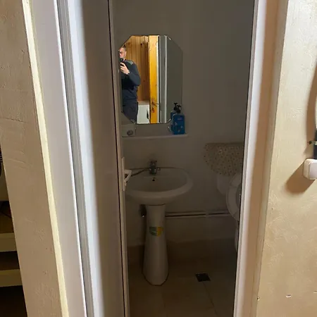 Nane كوستِنيست